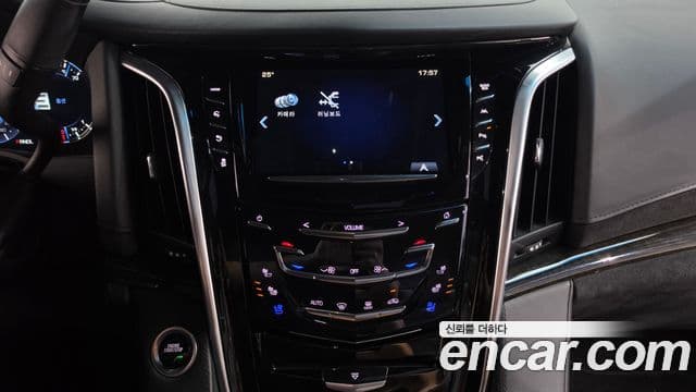 Cadillac Escalade 2019 — Photo 7/41