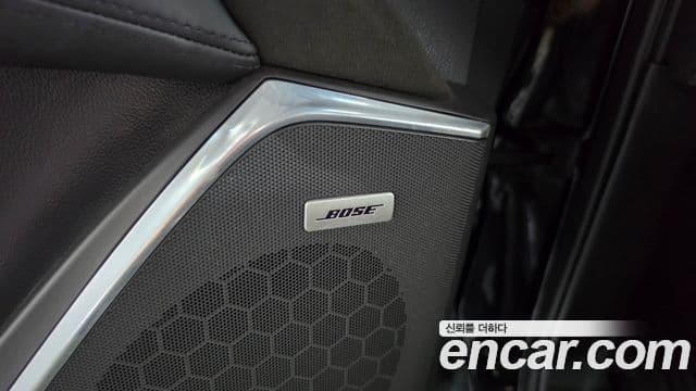 Cadillac Escalade 2019 — Photo 1/41