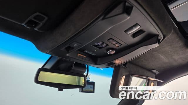 Cadillac Escalade 2019 — Photo 19/41