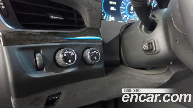 Cadillac Escalade 2019 — Photo 38/41
