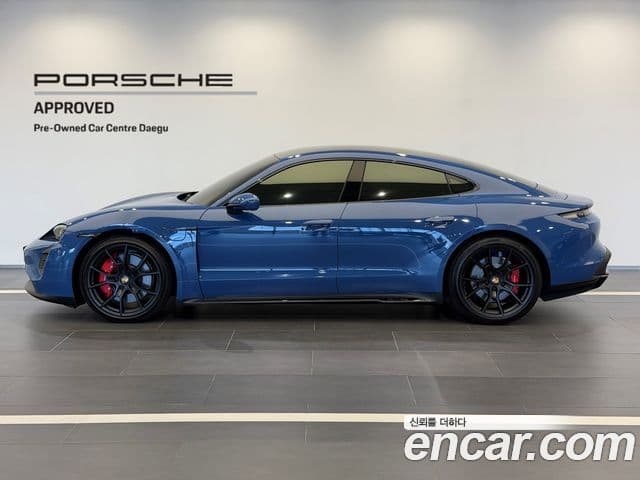 Porsche Taycan 2024 — ფოტო 15/20