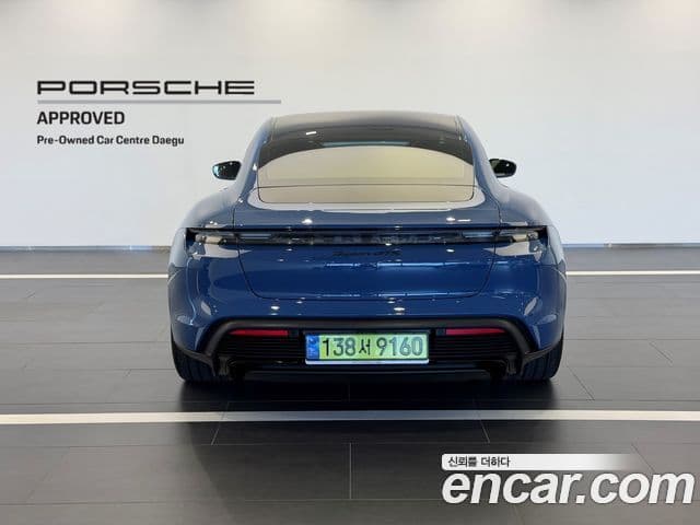 Porsche Taycan 2024 — ფოტო 18/20