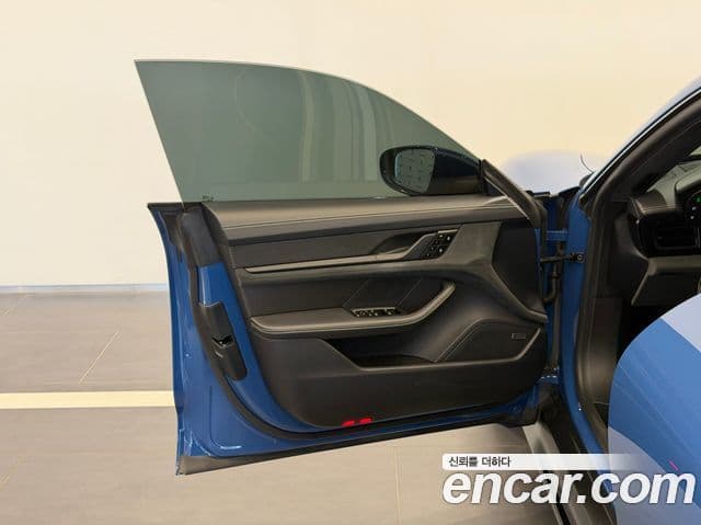Porsche Taycan 2024 — ფოტო 13/20