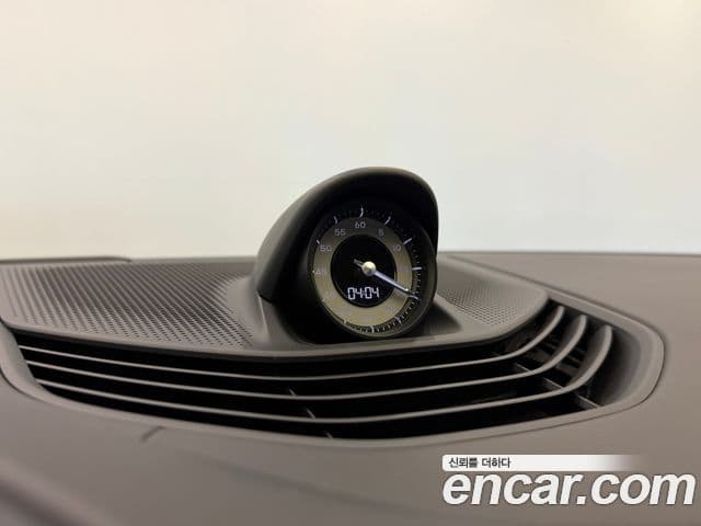 Porsche Taycan 2024 — ფოტო 20/20
