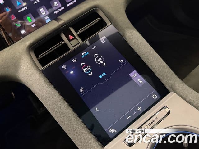 Porsche Taycan 2024 — ფოტო 17/20