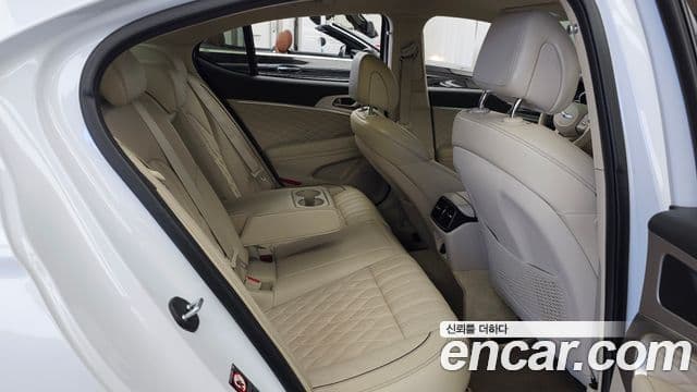 Genesis G70 2018 — Şəkil 22/35