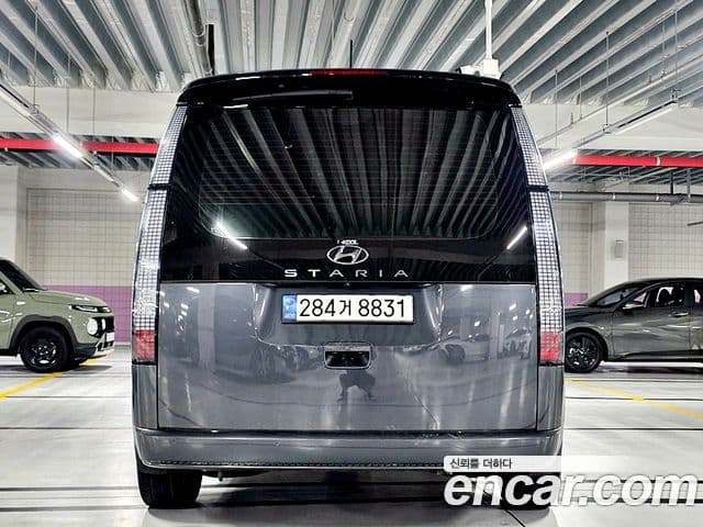 Hyundai Staria 2021 — Photo 13/17