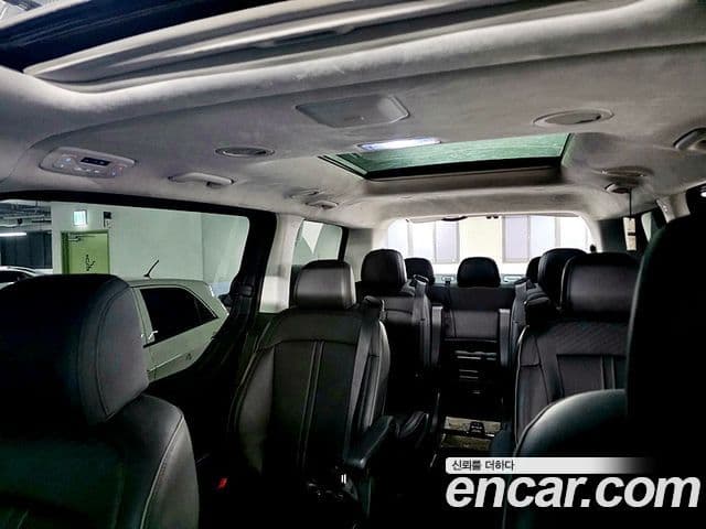 Hyundai Staria 2021 — Photo 16/17