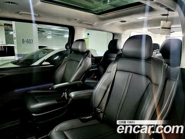 Hyundai Staria 2021 — Photo 6/17