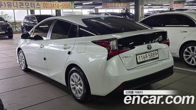Toyota Prius 2021 — ფოტო 20/20