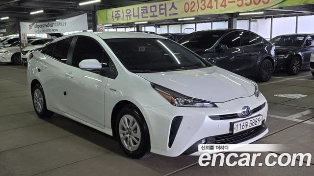 Toyota Prius 2021 — ფოტო 9/20