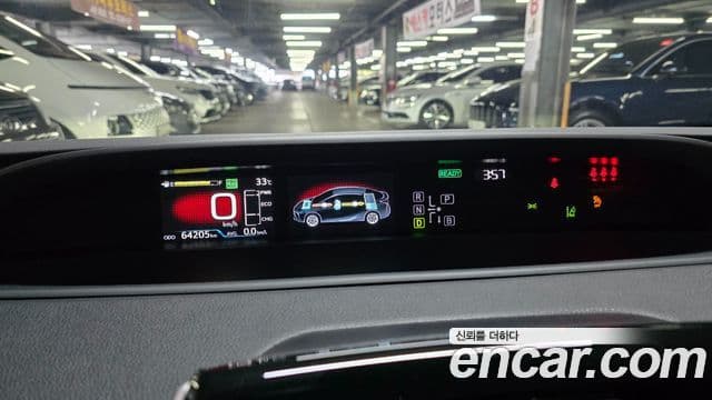Toyota Prius 2021 — ფოტო 4/20