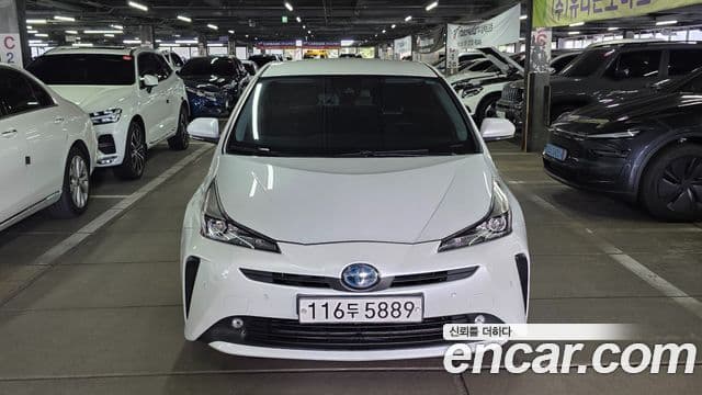Toyota Prius 2021 — ფოტო 10/20