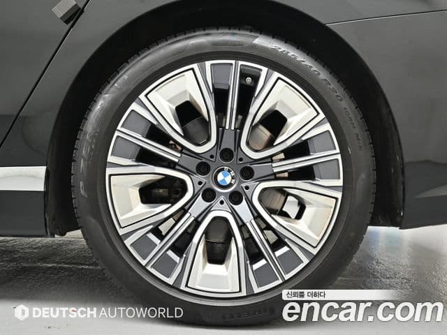 BMW 7 Series 2023 — Photo 5/20