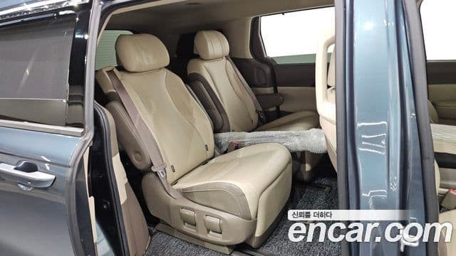 Kia Carnival 2020 — Фото 11/20