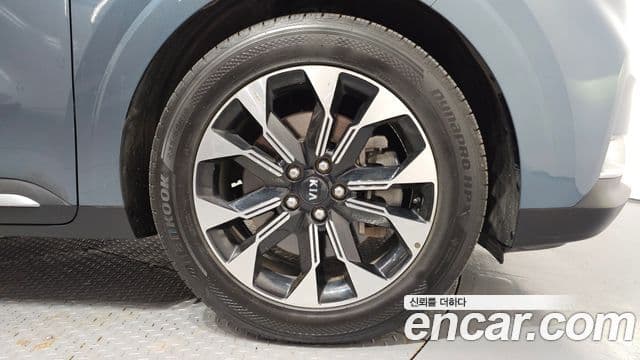 Kia Carnival 2020 — Şəkil 22/31