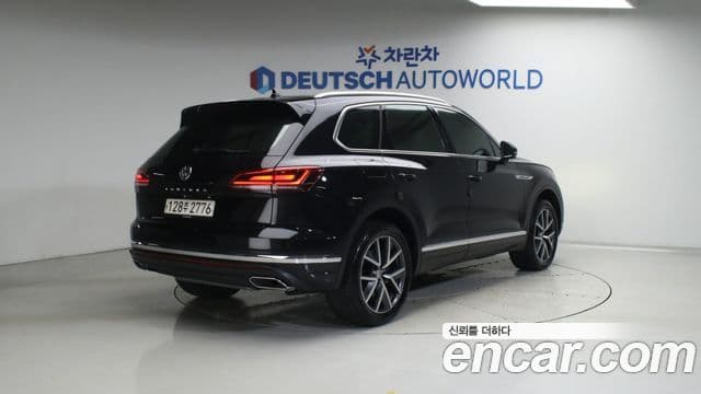 Volkswagen Touareg 2020 — Photo 19/20