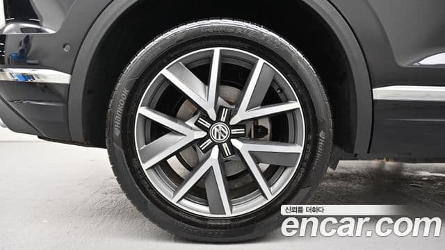 Volkswagen Touareg 2020 — Photo 12/20