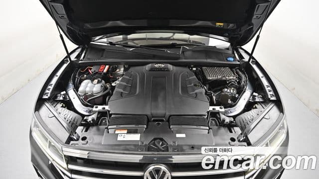 Volkswagen Touareg 2020 — Photo 10/20