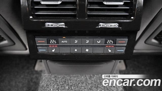 Volkswagen Touareg 2020 — Photo 16/20