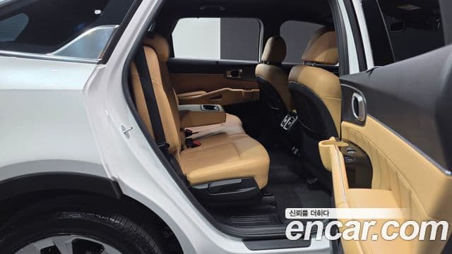 Kia Sorento 2023 — Фото 11/20