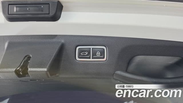 Kia Sorento 2023 — Фото 17/20
