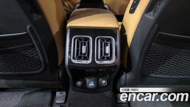 Kia Sorento 2023 — Photo 9/36