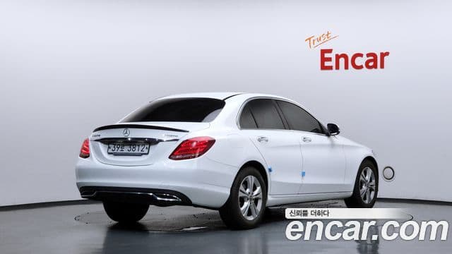 Mercedes-Benz C-Class 2018 — Şəkil 11/20