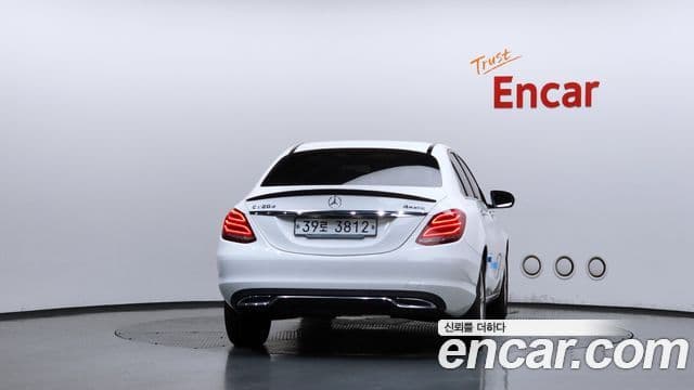 Mercedes-Benz C-Class 2018 — Şəkil 2/20