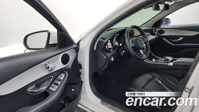 Mercedes-Benz C-Class 2018 — Şəkil 20/20