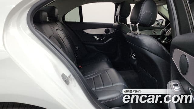 Mercedes-Benz C-Class 2018 — Şəkil 12/20