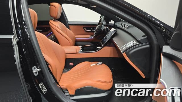 Mercedes-Benz S-Class 2024 — Photo 13/32