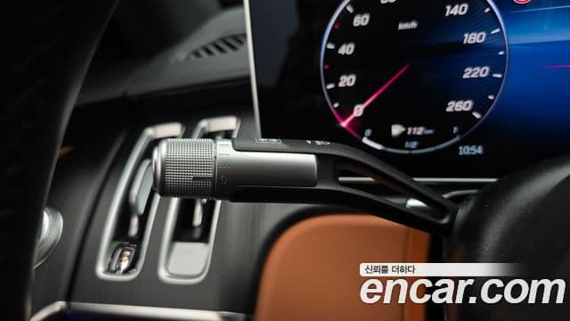 Mercedes-Benz S-Class 2024 — Photo 28/32
