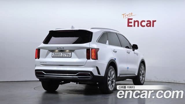 Kia Sorento 2023 — Фото 2/20
