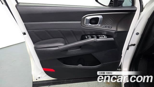 Kia Sorento 2023 — Photo 4/33