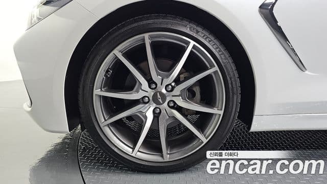 Genesis G70 2020 — Photo 6/20
