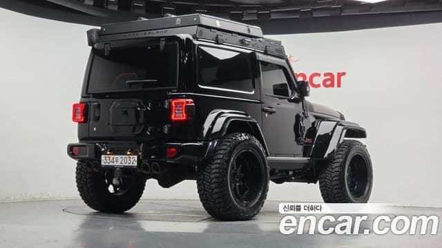 Jeep Wrangler 2020 — ფოტო 2/33