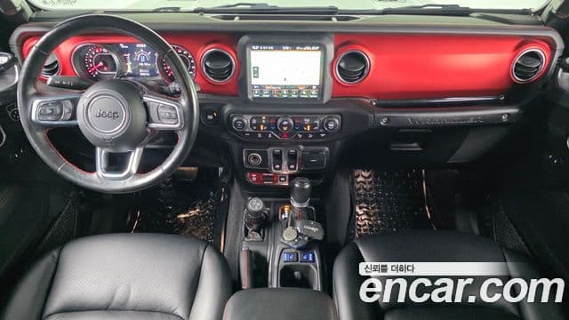 Jeep Wrangler 2020 — ფოტო 13/33