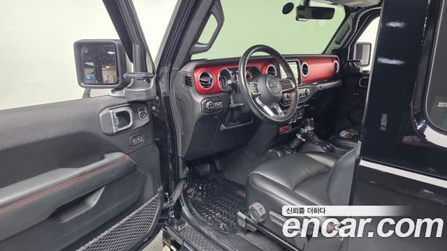 Jeep Wrangler 2020 — ფოტო 27/33