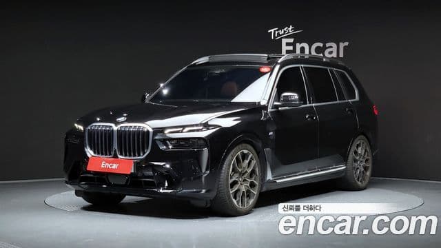 BMW X7 2023 — Photo 9/37