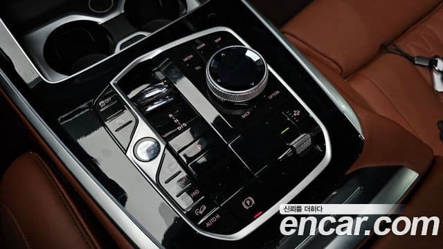 BMW X7 2023 — Photo 17/37