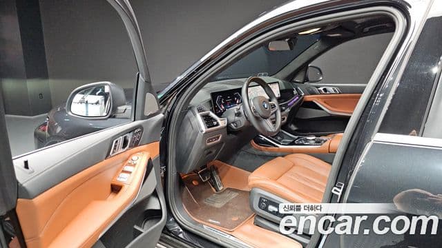 BMW X7 2023 — Photo 2/37