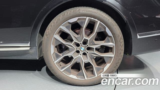 BMW X7 2023 — Photo 33/37