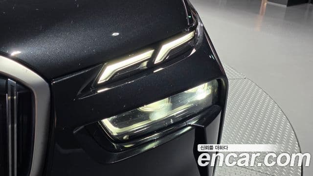 BMW X7 2023 — Photo 31/37
