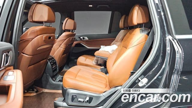 BMW X7 2023 — Photo 22/37