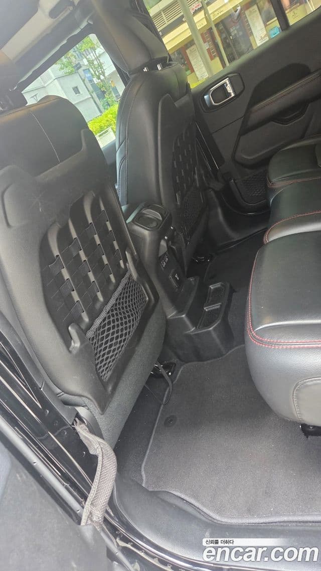 Jeep Wrangler 2019 — Photo 16/20