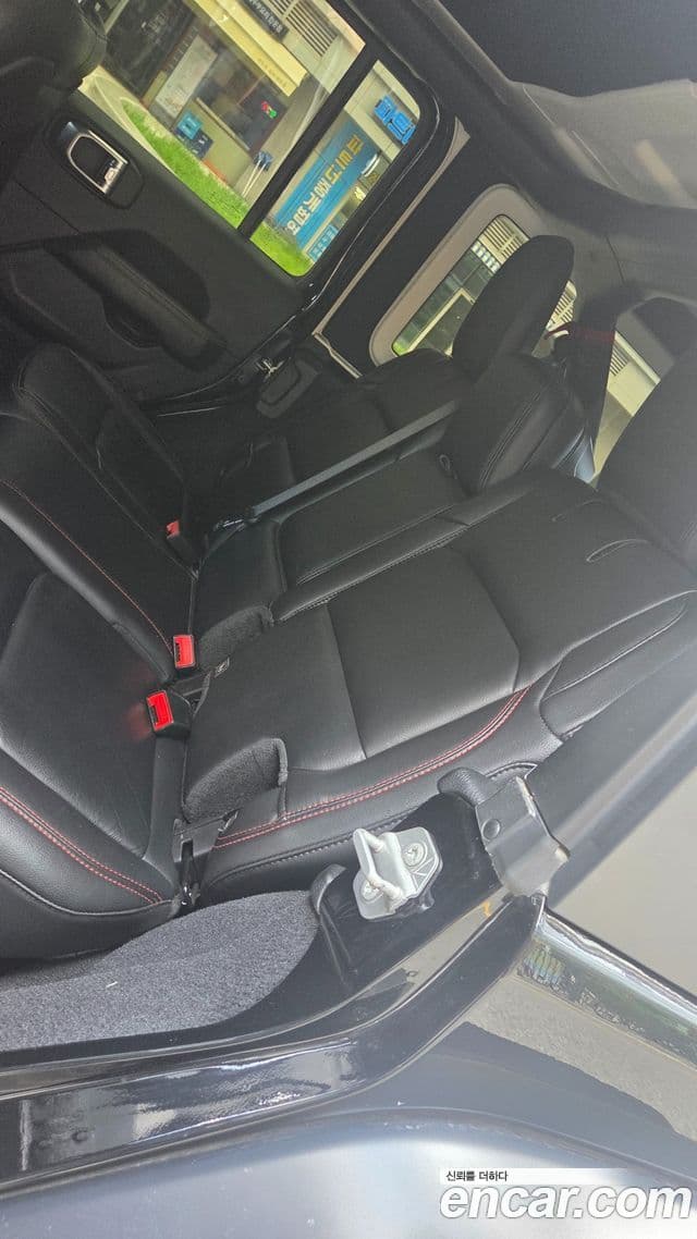 Jeep Wrangler 2019 — Photo 19/20
