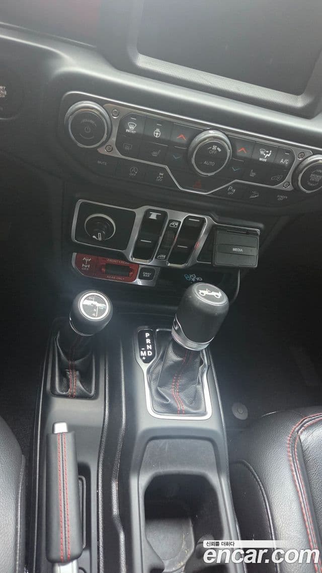 Jeep Wrangler 2019 — Photo 17/20