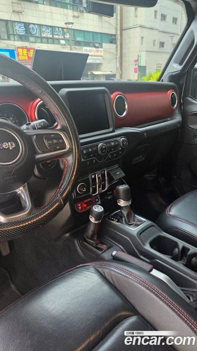 Jeep Wrangler 2019 — Photo 9/20