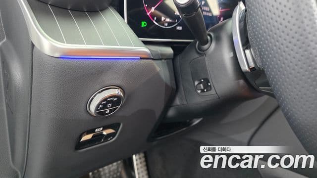 Mercedes-Benz GLC-Class 2025 — Photo 12/20